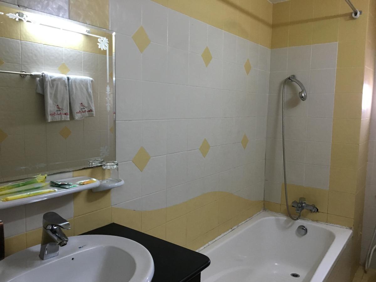 Hoa Anh Dao Hotel Туихоа Экстерьер фото